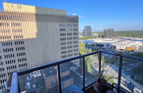 North Buckhead Apartment | High rise 1-bedroom apartment in welcoming Atlanta with pool, gym, and moren
