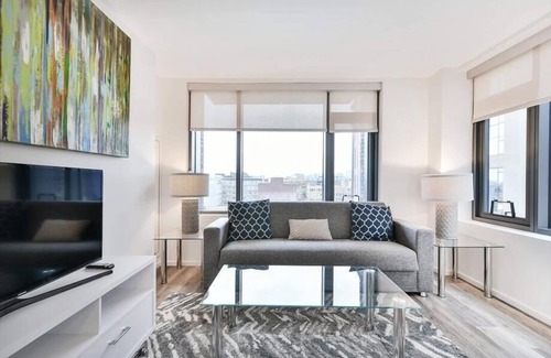 Shawmut Apartment | High-rise Downtown 2BR | Keyless Entry | Full Kitchen