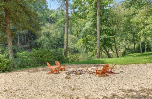 Ellijay House | High River Homestays
