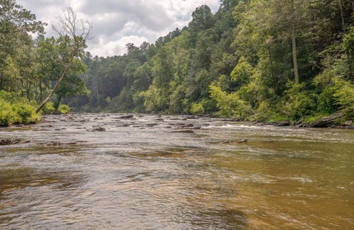 Ellijay House | High River Homestays