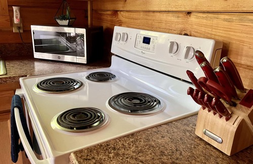Stanton Cabin | High Rock Cabin | RRG | Hot Tub!