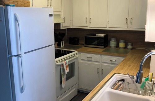 Southmont House | High Rock Lake Cozy Lakefront Cottage - 3 Bedroom/2 Baths