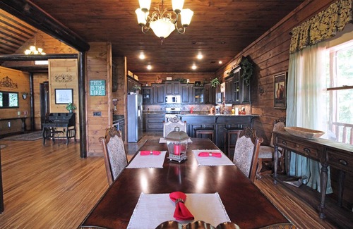 Almond Cabin | High Shade- Amazing Views