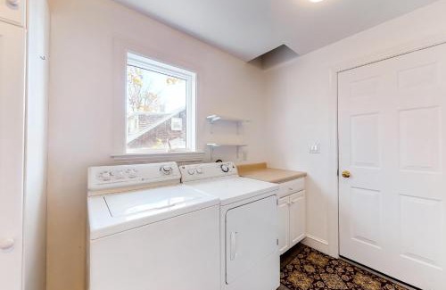 Rockport House | High Street Hideaway