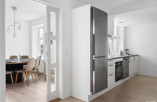 Midtbyen Apartment | High-Street Residence