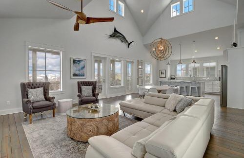 Cinnamon Shore House | High Tide 243 HI