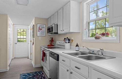 Harkers Island House | High Tider 3 Bedroom Home by RedAwning