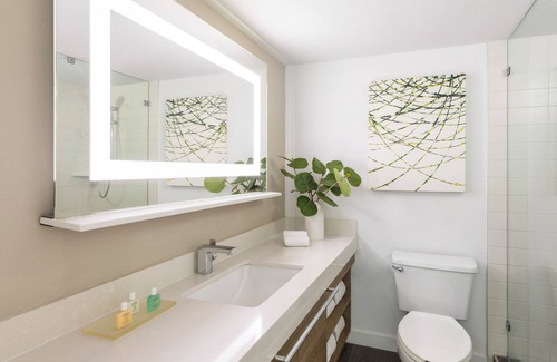 Islamorada Hotel | High Tides and Good Vibes! 2 Relaxing Units, Pet-friendly Property, Pool
