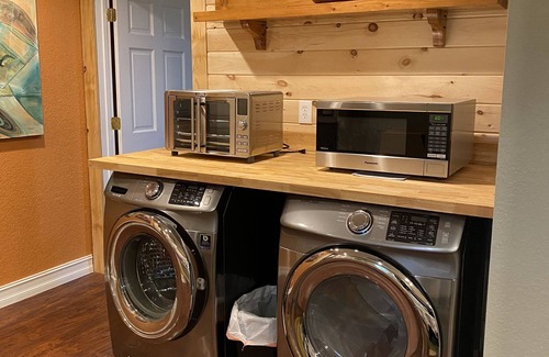 Black Mountain Apartment | High Top Hide-Away~ Your Retreat to Privacy