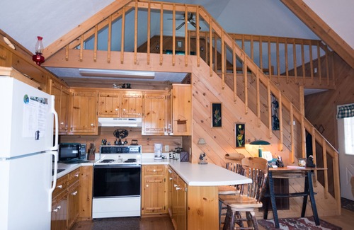 Blairsville Cabin | High up on Mtn - View & Hot Tub for an 'Altitude-Adjustment'