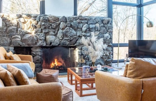 Staatsburg House | Highball House - Mid-Century Modern in Rhinebeck