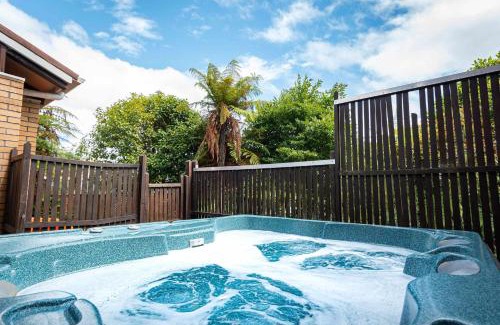 Lynmore House | Highfield on High - 50m to the Redwoods Forest with Spa Pool