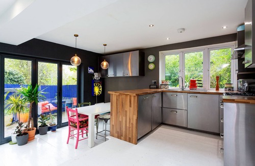 Highgate House | Highgate High Notes, by Veeve