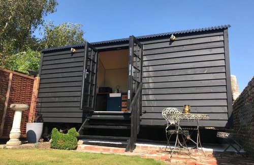 Chichester House | Highkettle Hut