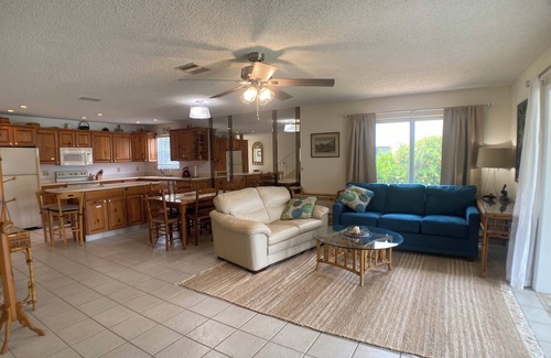 Highland Beach Condo | Highland Beach Hideaway with Dock