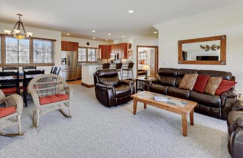 The Highlands House | Highland Greens 66 townhouse
