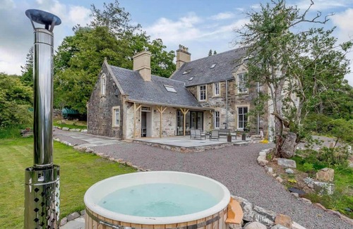 Nostie House | Highland Holiday Home, contemporary styling, hot tub, sauna