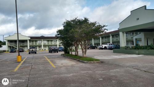 Denham Springs Hotel | Highland Inn Denham Springs Baton Rouge East