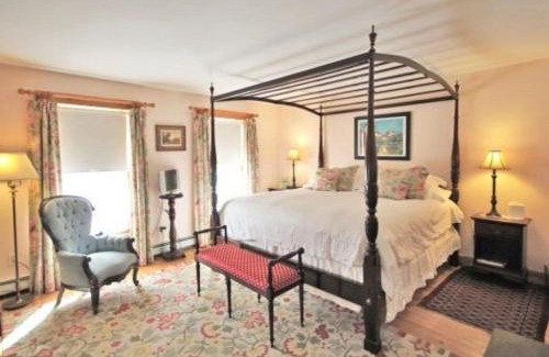 East Andover Bed & Breakfast | Highland Lake Inn