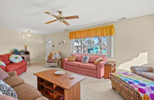 Deep Hole House | Highlander - Quiet vacation comfort!