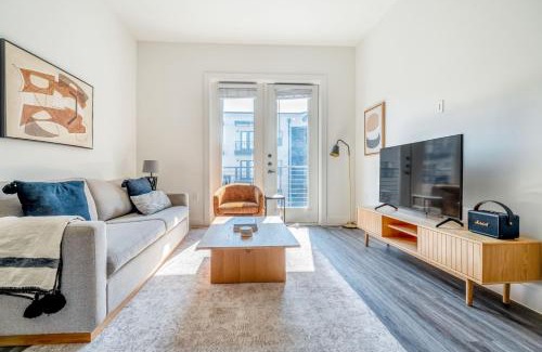Highland Apartment | Highlands 1br w pool wd gym vibrant area ATX-201