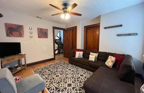 Cherokee Triangle Apartment | Highlands Hidden Gem 4BR apt with free parking