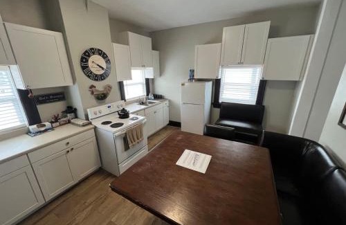 Cherokee Triangle Apartment | Highlands Hidden Gem 4BR apt with free parking