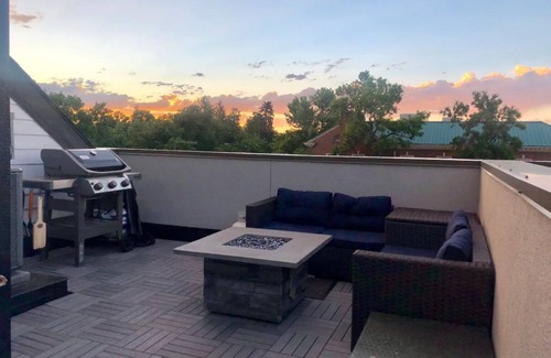Highland House | Highlands Home with Rocky Mountain Views!