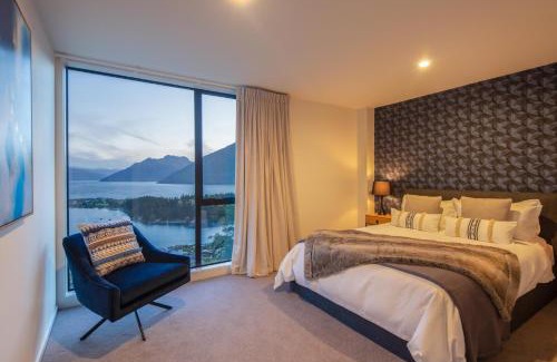 Queenstown House | Highlands House- Lake Views- Free Parking- AC- BBQ