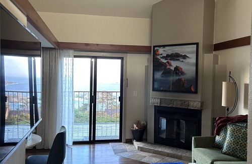Carmel Highlands Cabin | Highlands Inn, minutes to Pebble Beach, Concours d'Elegance & Carmel by the Sea