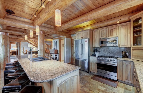 The Highlands House | Highlands Treehouse with Shuffleboard & Private Hot Tub! Golf Course and Mountain Views!