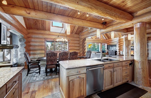 The Highlands House | Highlands Treehouse with Shuffleboard & Private Hot Tub! Golf Course and Mountain Views!