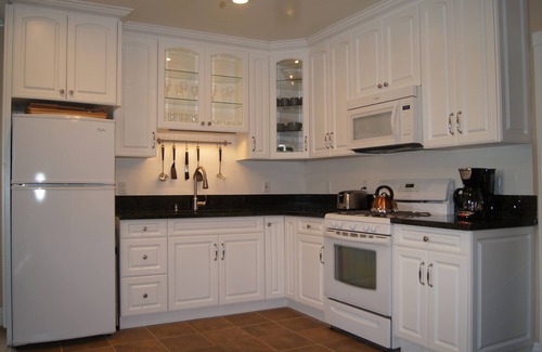 Golden Hill Condo | Highly Upgraded. Mins. to DT, Park, Zoo, Coronado, Airport. Families Welcome!