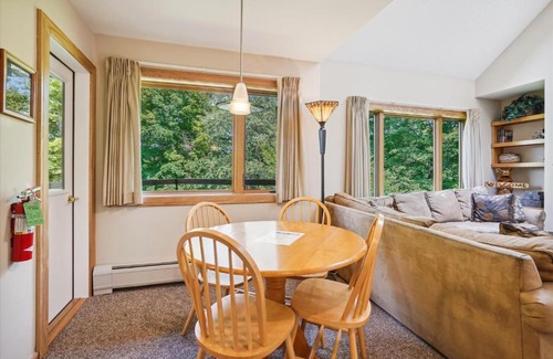 Central Vermont- Killington House | Highridge J5B Spectacular 1 Bedroom Escape with fireplace, sauna & resort amenities