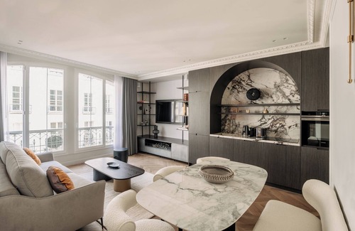 Quartier Sainte-Avoye Apartment | HIGHSTAY - Luxury Serviced Apartments - Centre Pompidou Museum