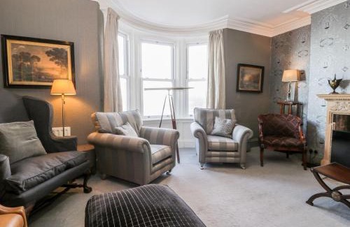 Scarborough House | Highview