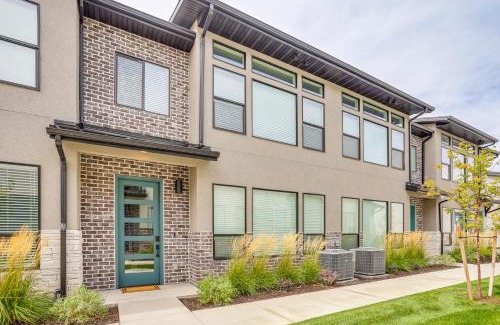 Weber County House | Hike and Ski Townhome 8 Mi to Dtwn Ogden!