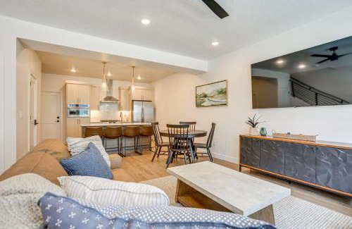 Weber County House | Hike and Ski Townhome 8 Mi to Dtwn Ogden!