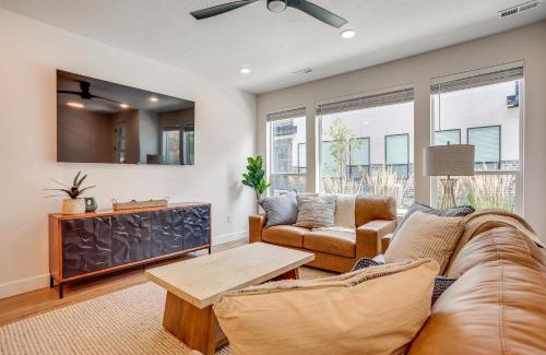 Weber County House | Hike and Ski Townhome 8 Mi to Dtwn Ogden!