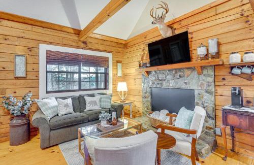 Hayesville House | Hike, Boat and Explore Mtn-View Hayesville Hideaway