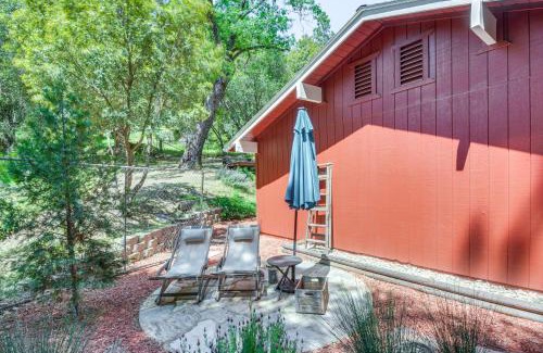 Ahwahnee House | Hike, Boat and More Cabin with Hot Tub in Ahwahnee!
