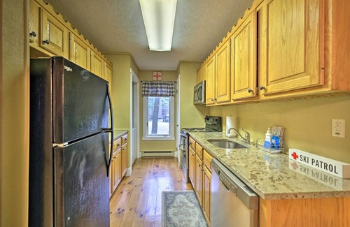 White Haven House | Hike, Fish & Boat: Lake Harmony Retreat w/Deck
