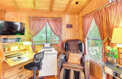Show Low Cabin | Hike & Fish: Cozy Cabin w/Patio in Show Low!