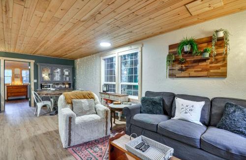 Rhododendron House | Hike, Ski and Explore Rhododendron Forest Retreat!