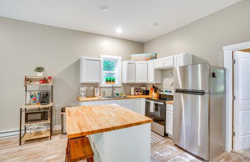 Lake Ann House | Hike, Ski and Unwind Michigan Escape with Fire Pit!