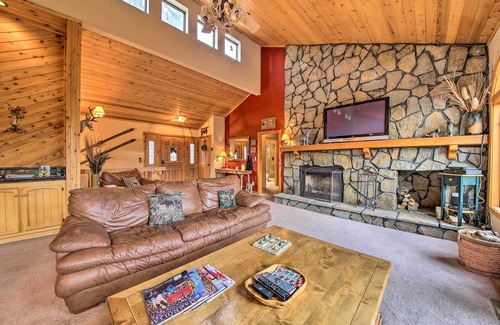 Fox Farm Cabin | Hike, Ski, Fish: Big Bear Lake Lodge w/Deck
