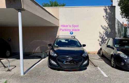 Secteur 1 Apartment | Hiker's spot - Parking A/C City Center
