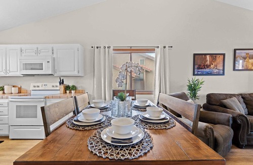 St. George Condo | Hikers Hideaway Cozy Resort Condo w/Pool & More