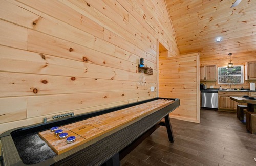 Gatlinburg - Pigeon Forge Cabin | Hiking Waterfall Private Fireplace HotTub Shuffleboard