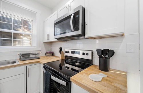 Lynchburg House | Hill City Hideaway-4 miles to LU